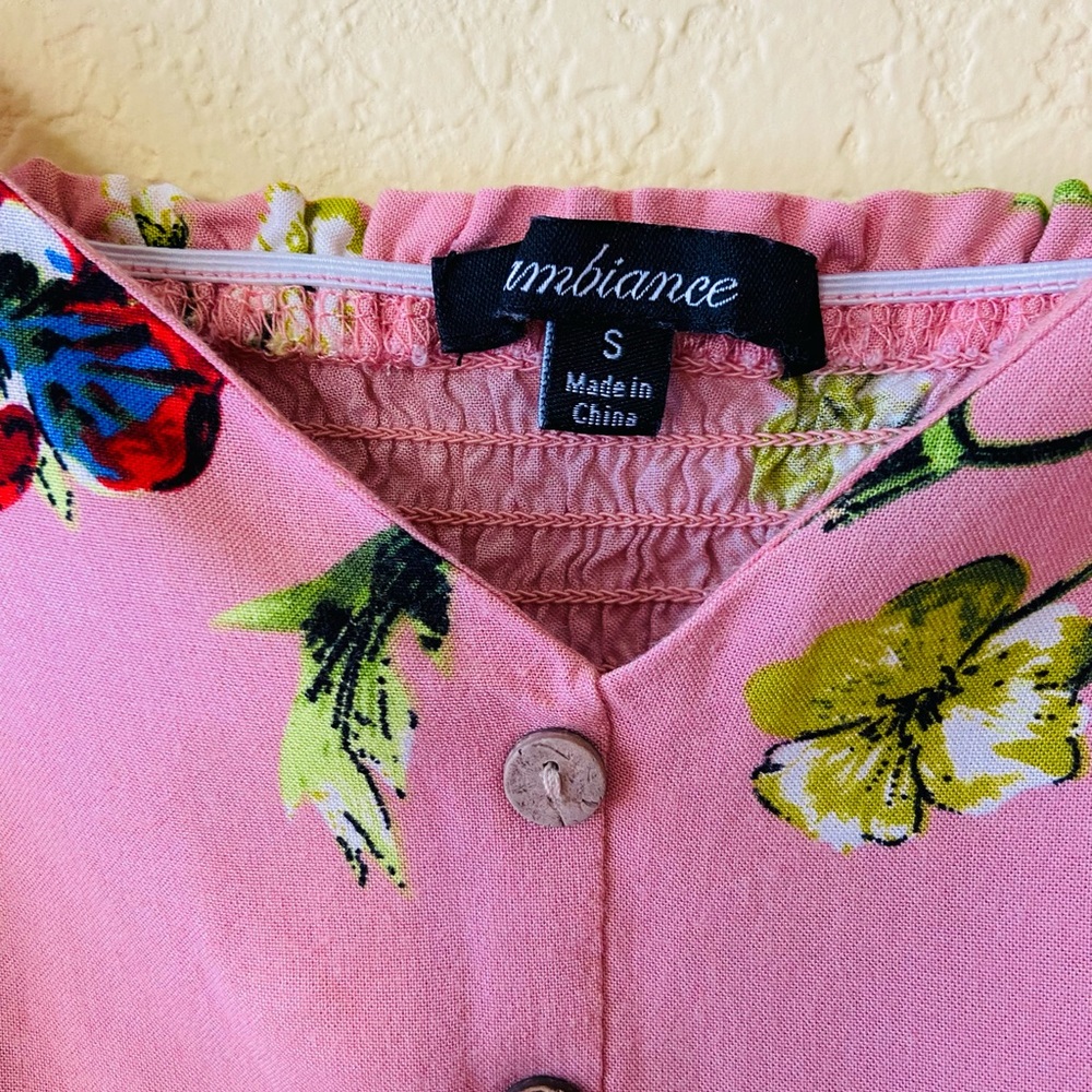 Flirty summer floral top xs